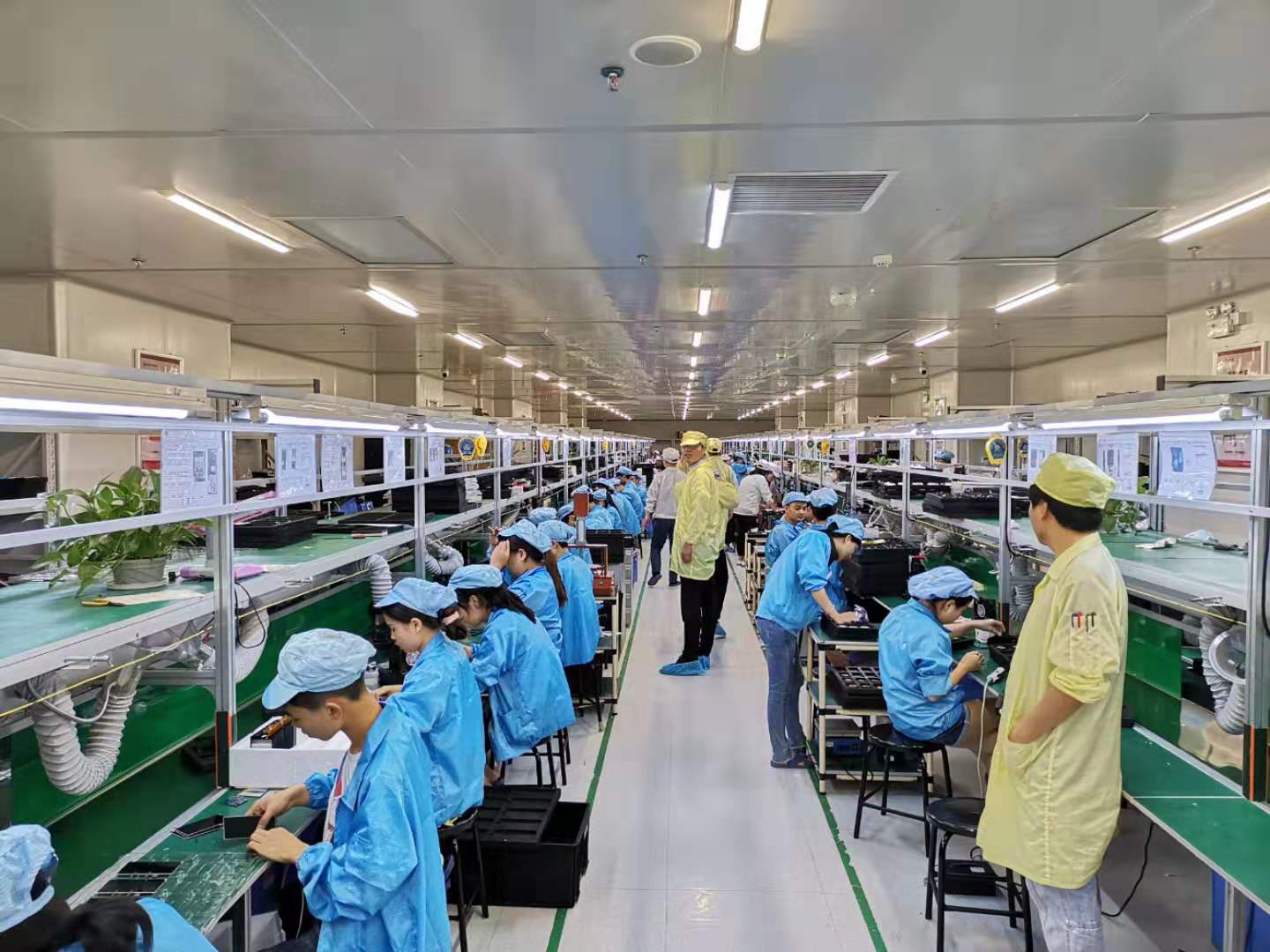 蘇寧拼購助力老人機(jī)企業(yè)轉(zhuǎn)型“革命” 拼拼工廠帶來多方共贏